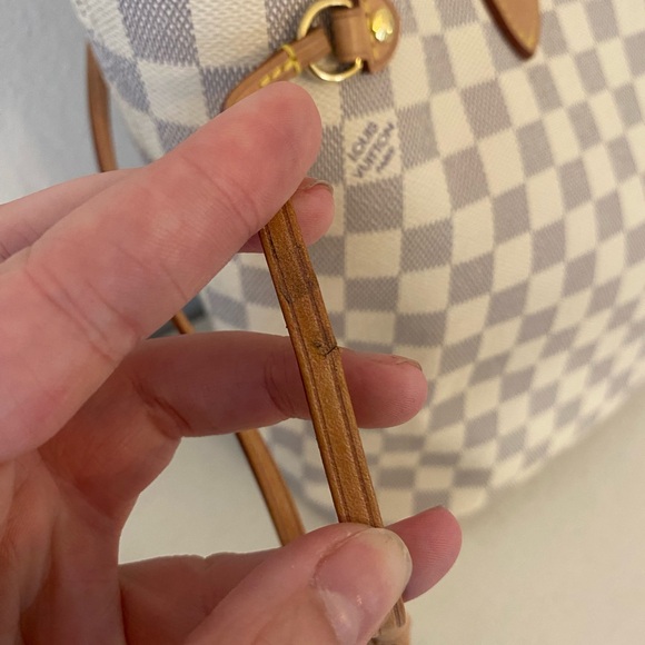 Authentic Louis Vuitton Neverfull MM, Damier Azur - Picture 4 of 6